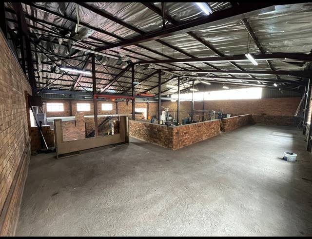 700M² WAREHOUSE TO LET IN BRAKPAN CENTRAL